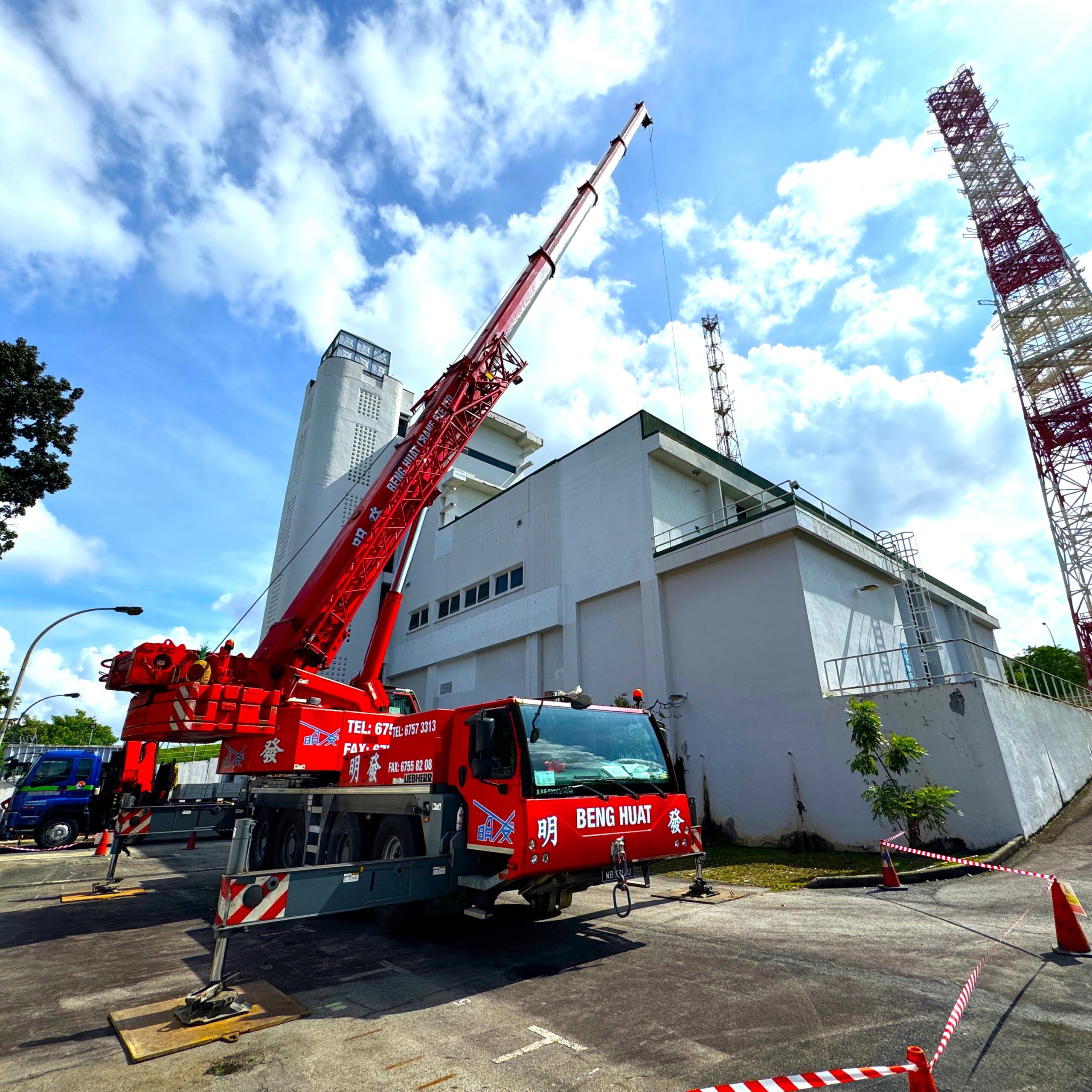 100 Ton Mobile Crane 100 Ton Mobile Crane
