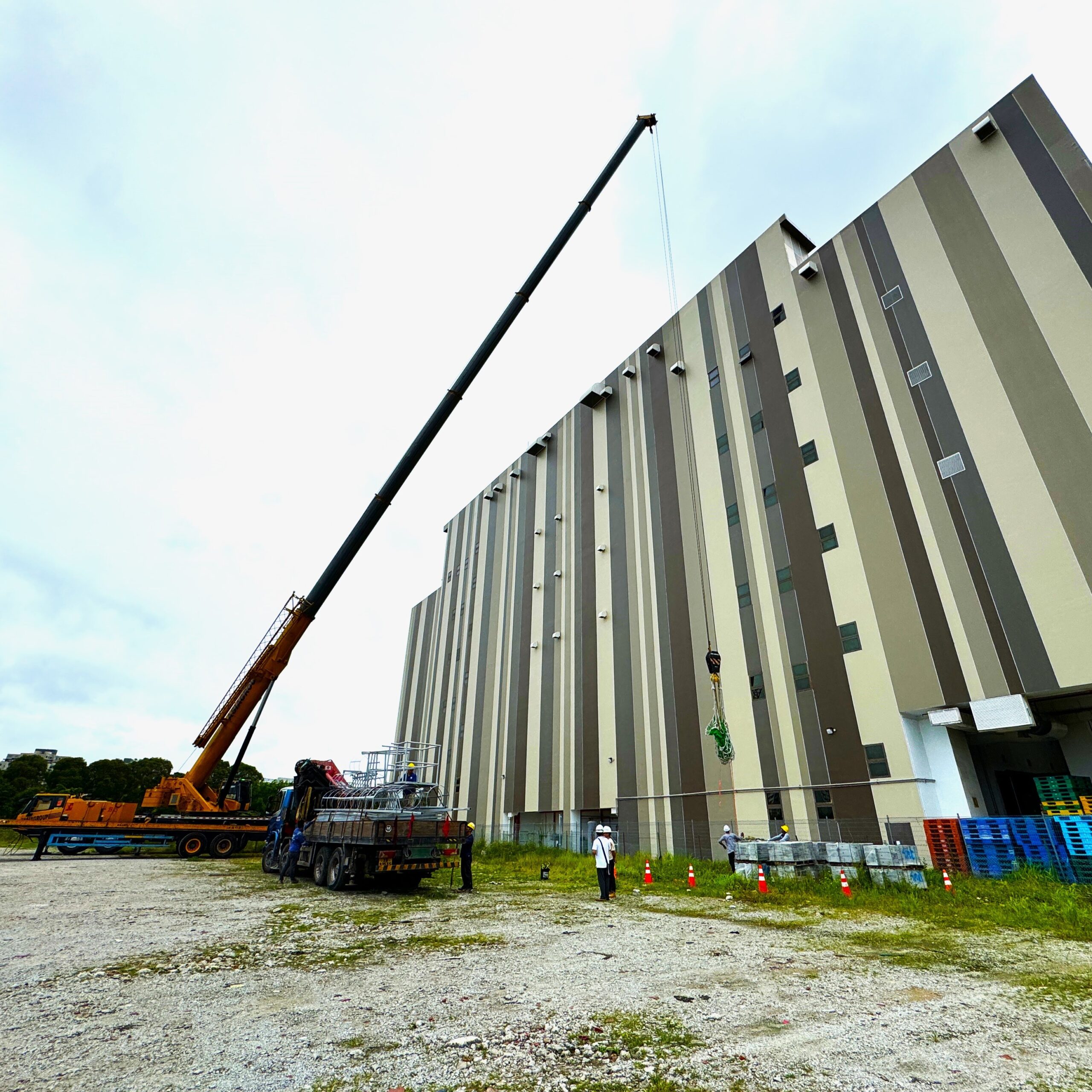 Grove 100 Ton Mobile Crane